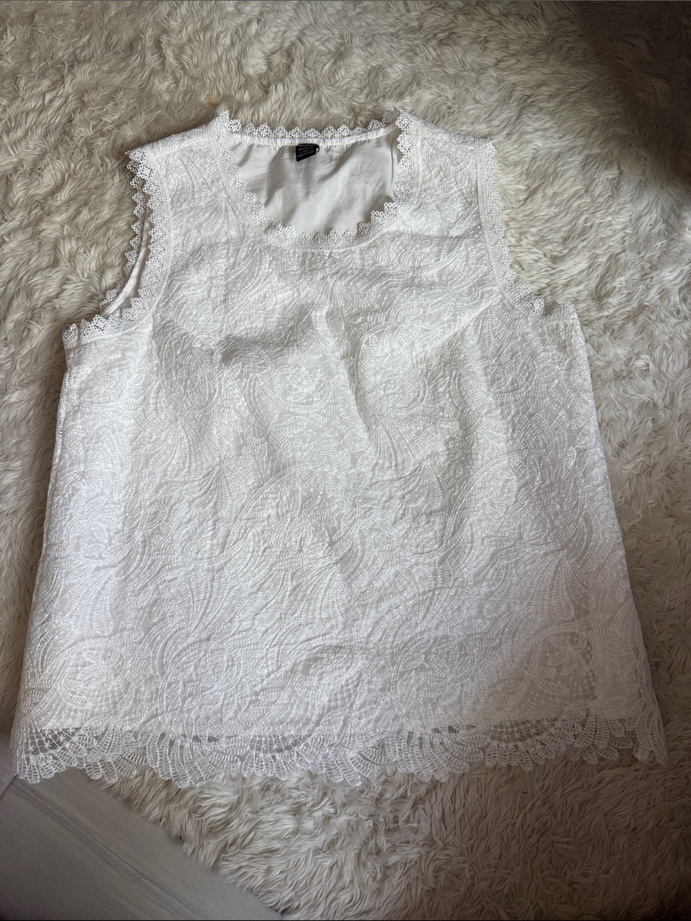 SHEIN White Lace Sleeveless Top